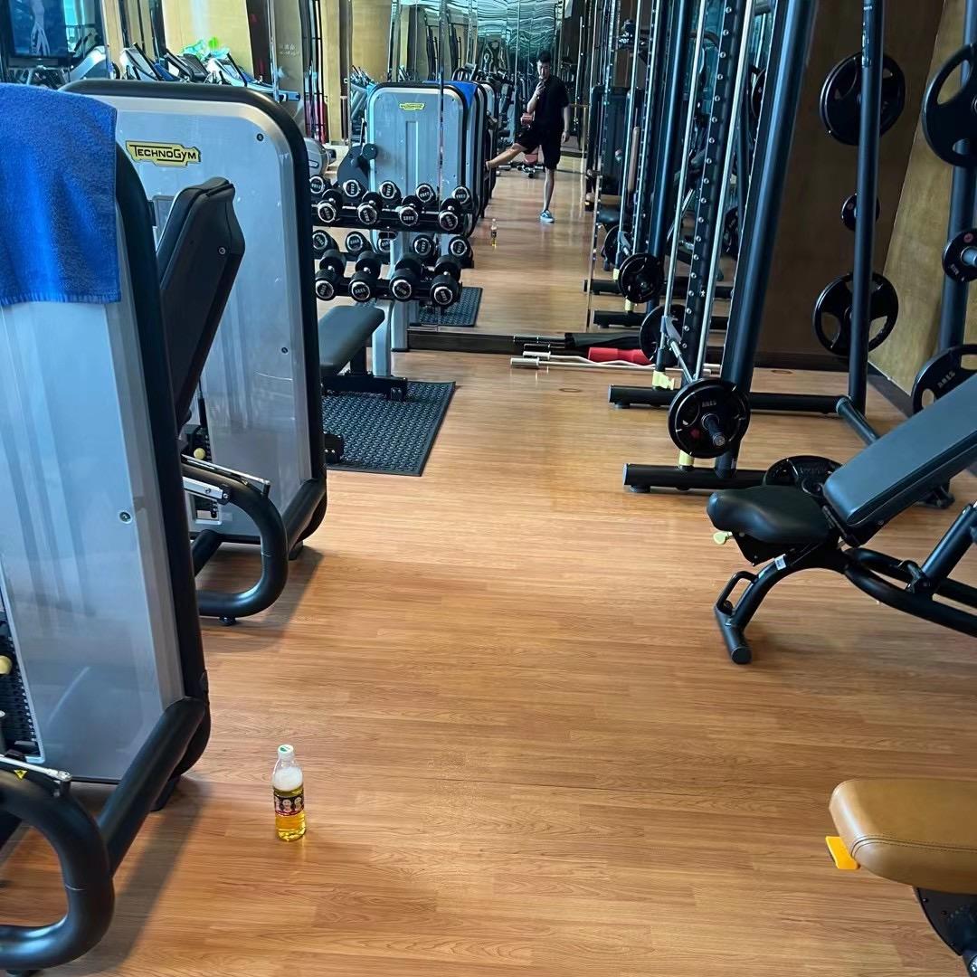 叫我帅哥就好！