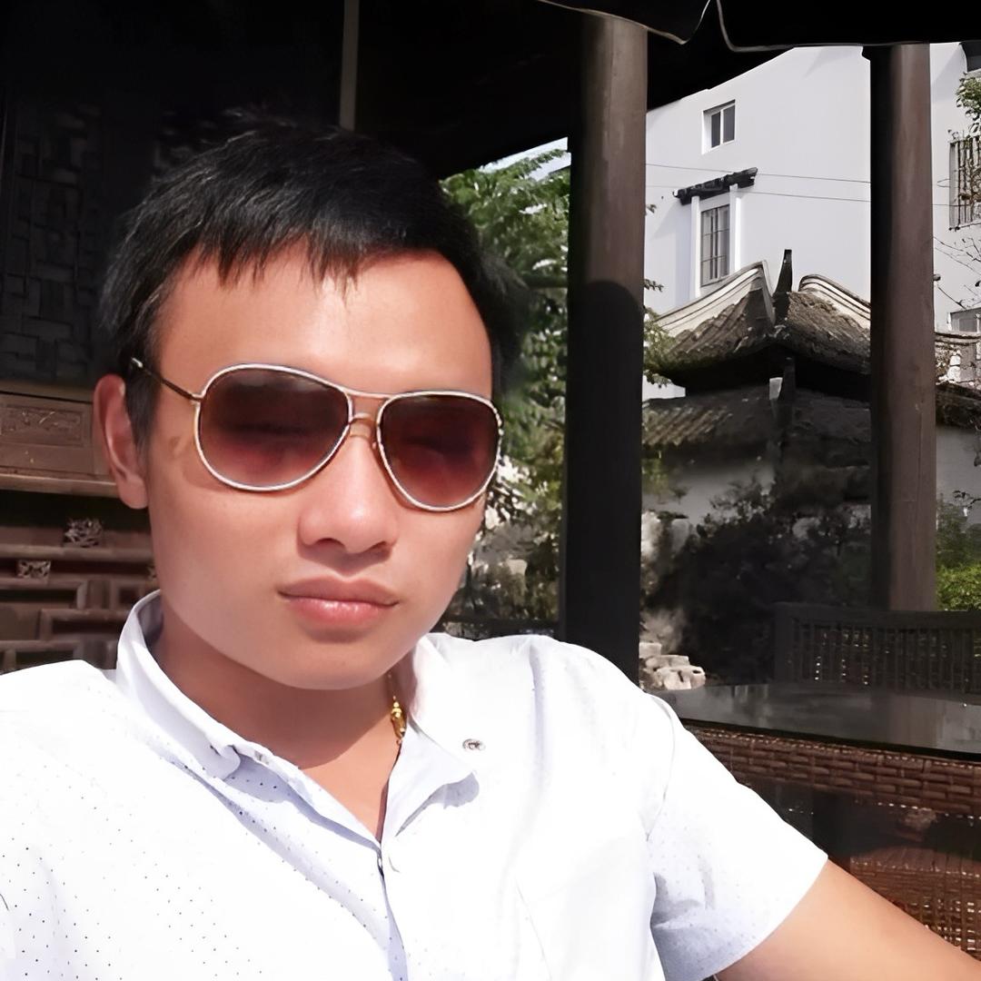 爱唱歌的何先生