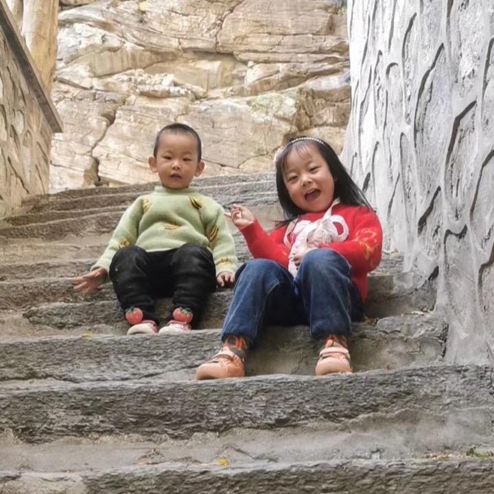 爱玩的娃娃