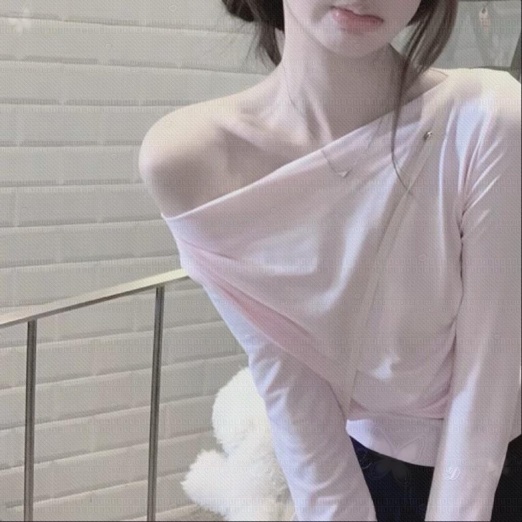 ，