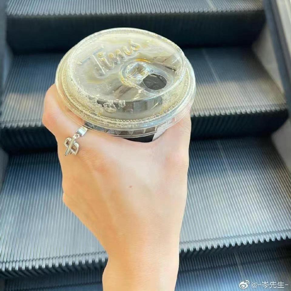 慕慕岑