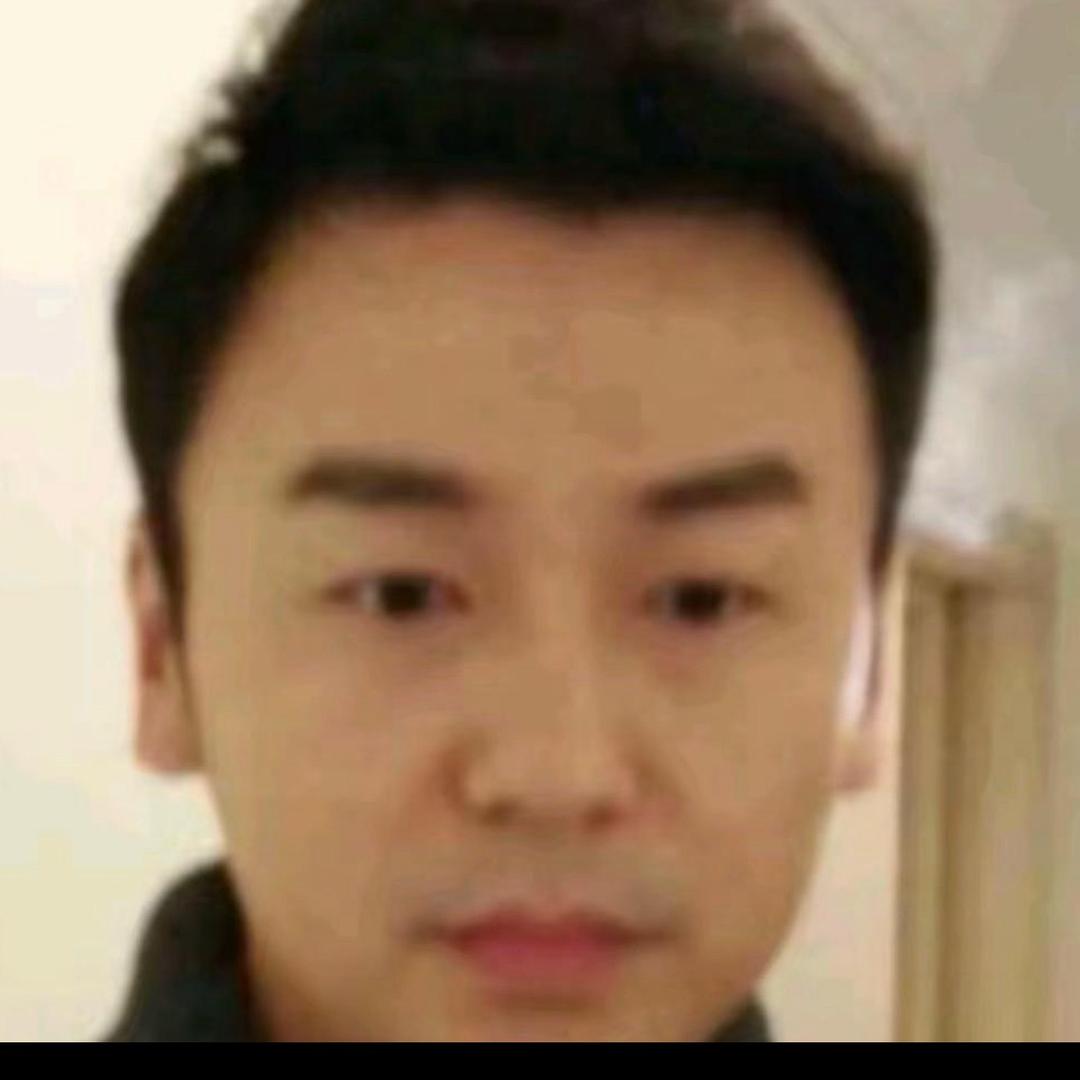 一朵风中摇曳的陈俊生