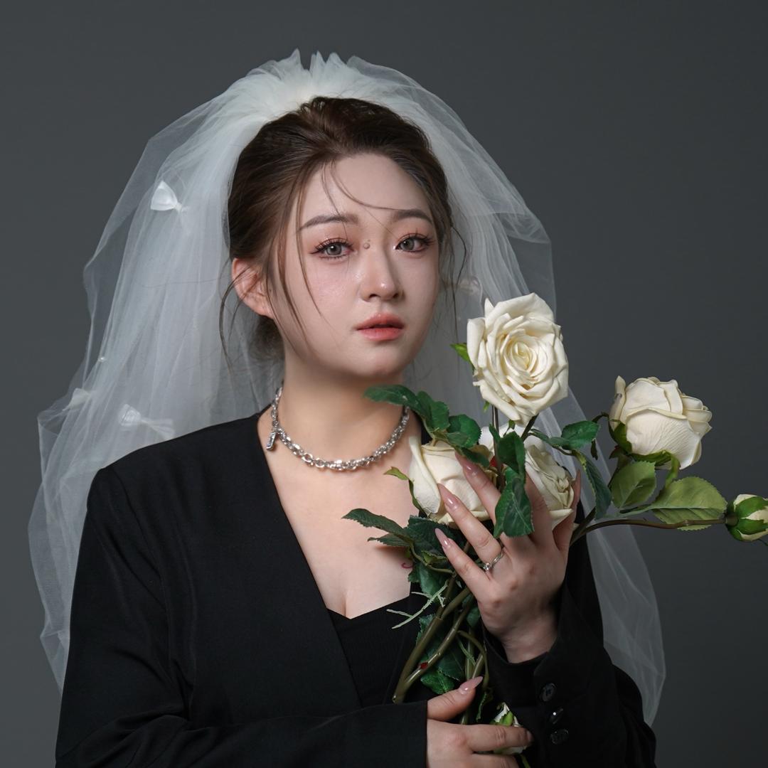 ME婚纱礼服馆～小闫