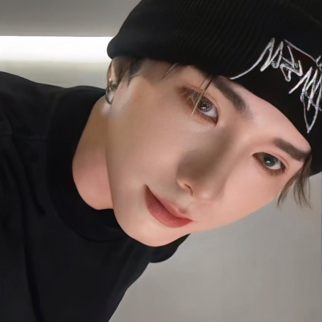 汀泠轰隆锵锵锵 🌩ᰔᩚ🎂