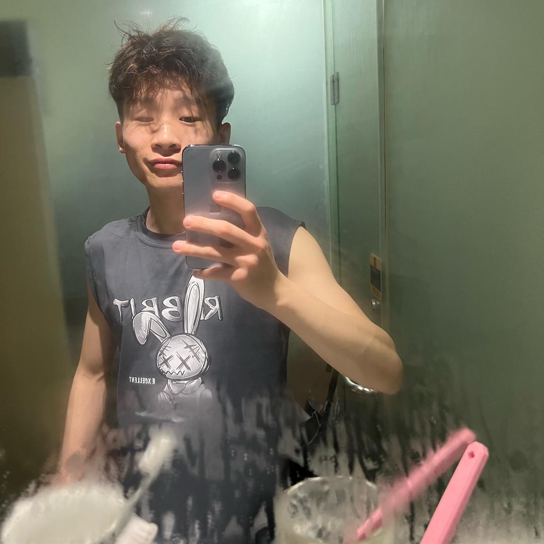 只给小胸女孩点赞