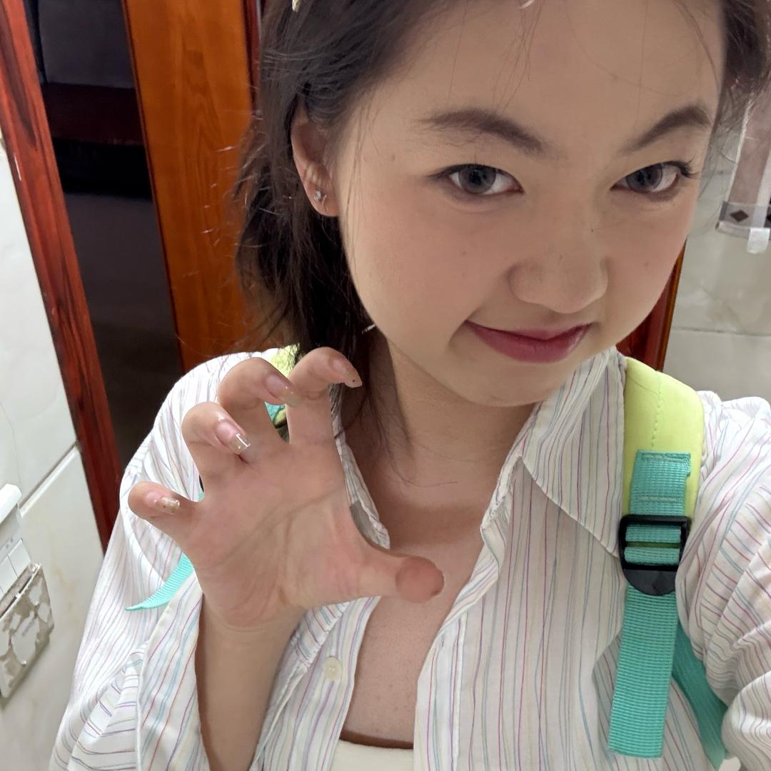 小閔同學.