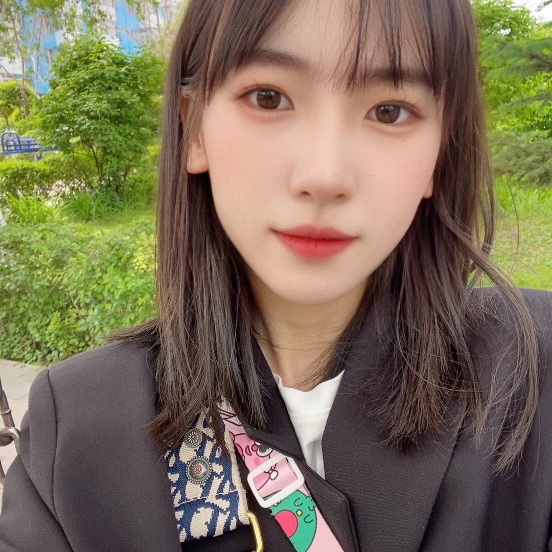 黑头发的小姐姐·ᰔᩚ