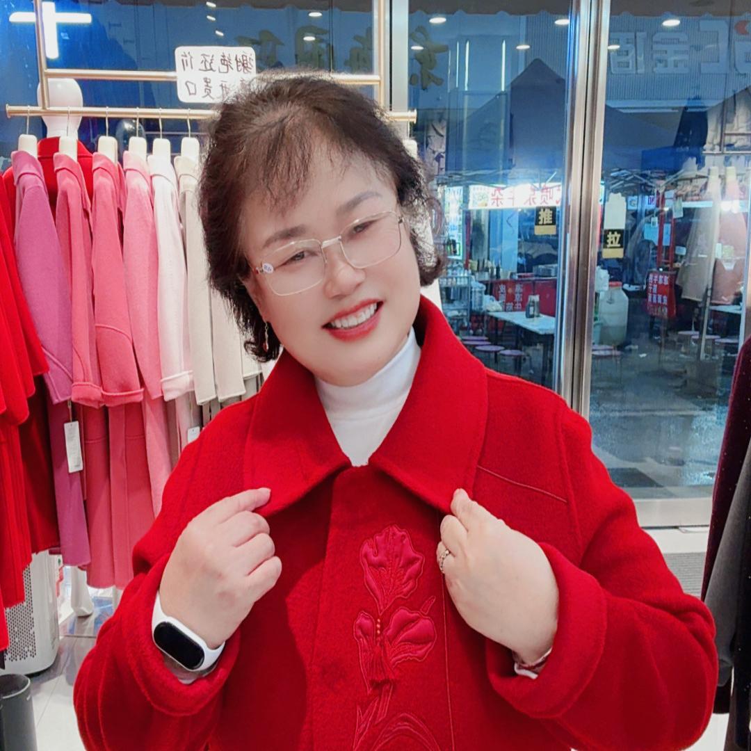 沈丘香槟夫人服装店