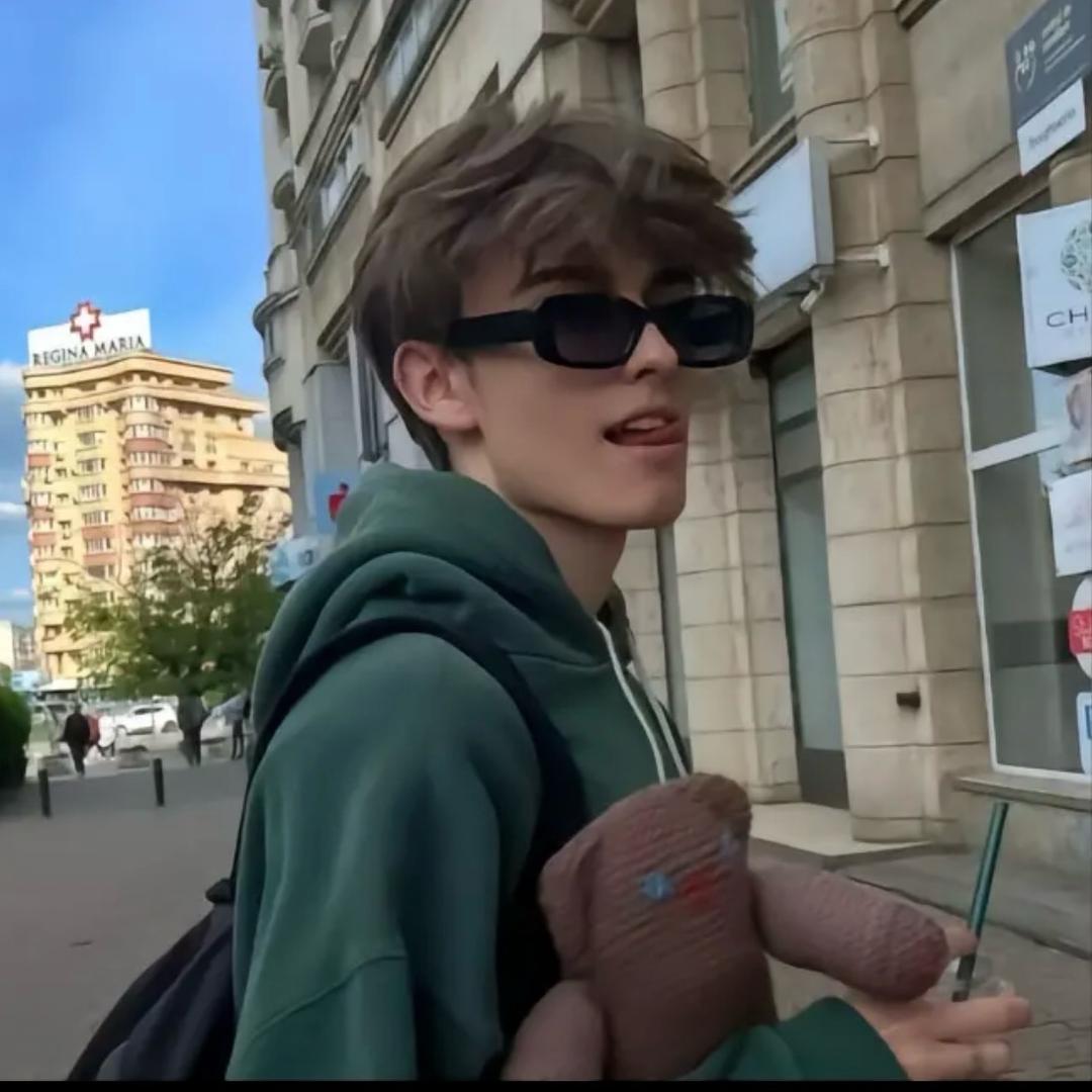 L涛的后备箱
