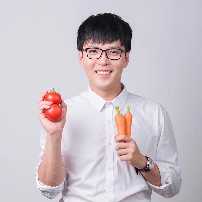 营养师Steven贤妈（以油养肤）