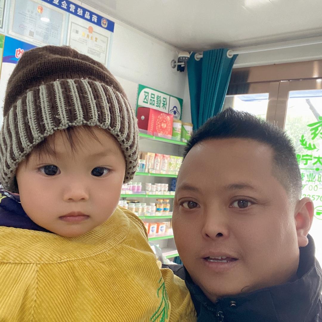 健宁大药房童宗明