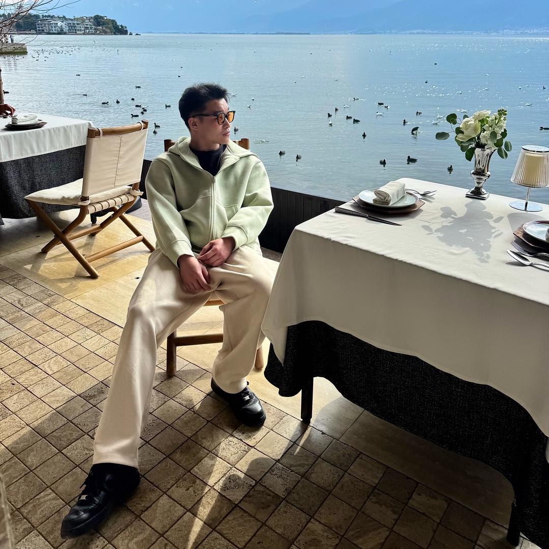 白大人的小尾巴（girls crush）