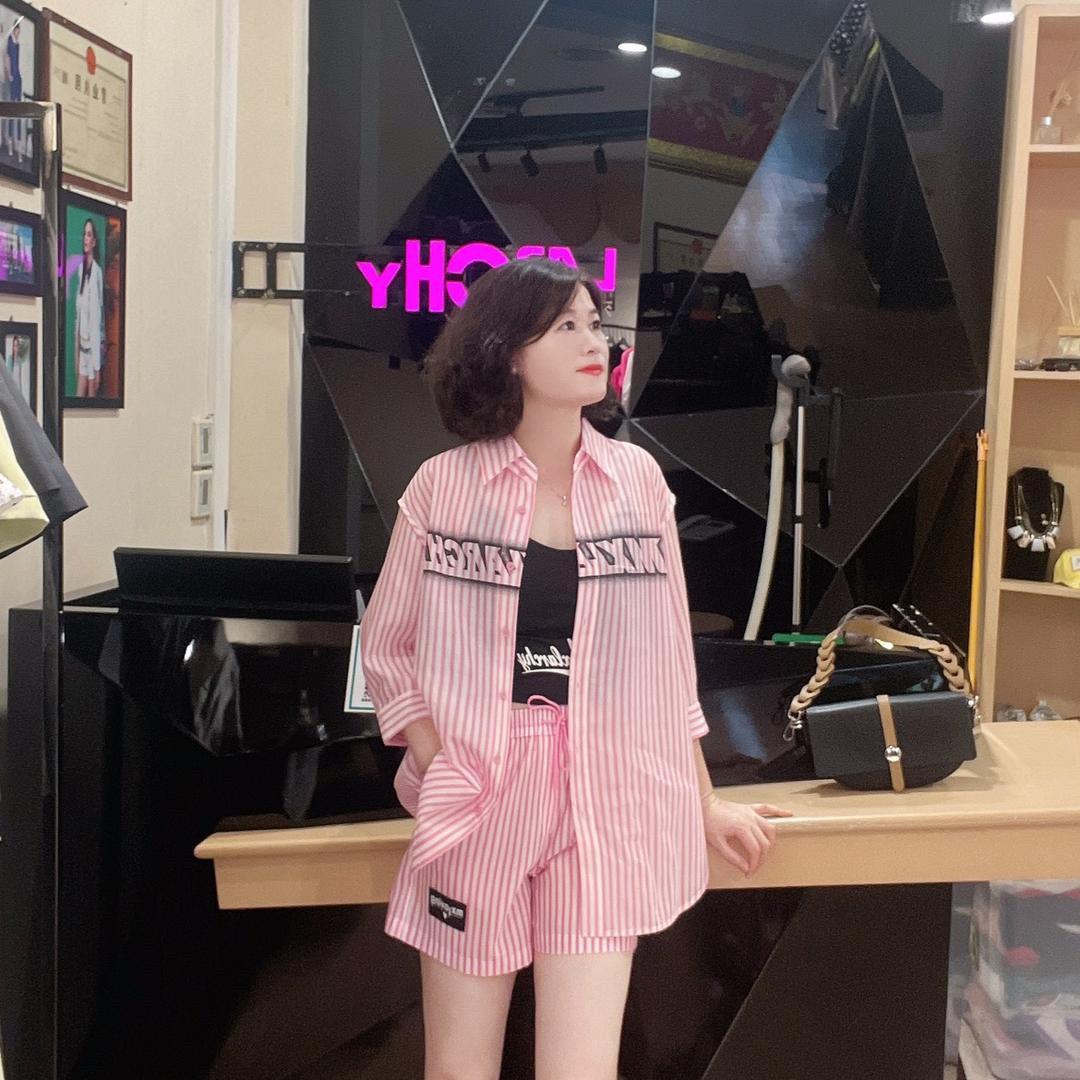 m........ 服装阳春店