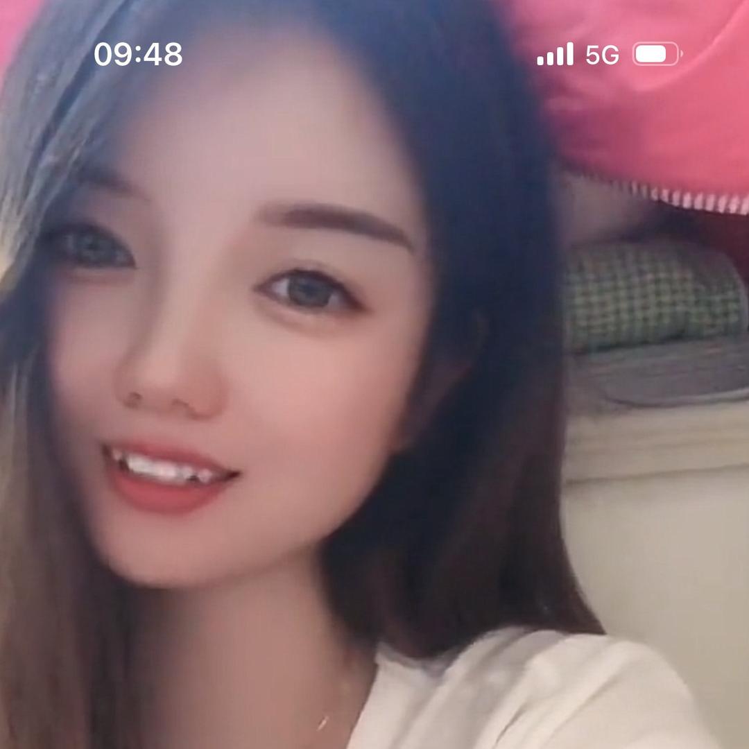 雯雯🌸