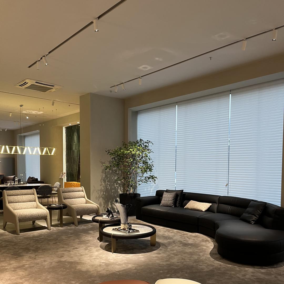 深哥家具工厂店