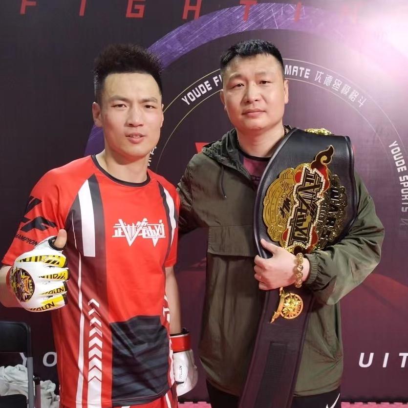 龙哥-焜立俊龙综合格斗总教练