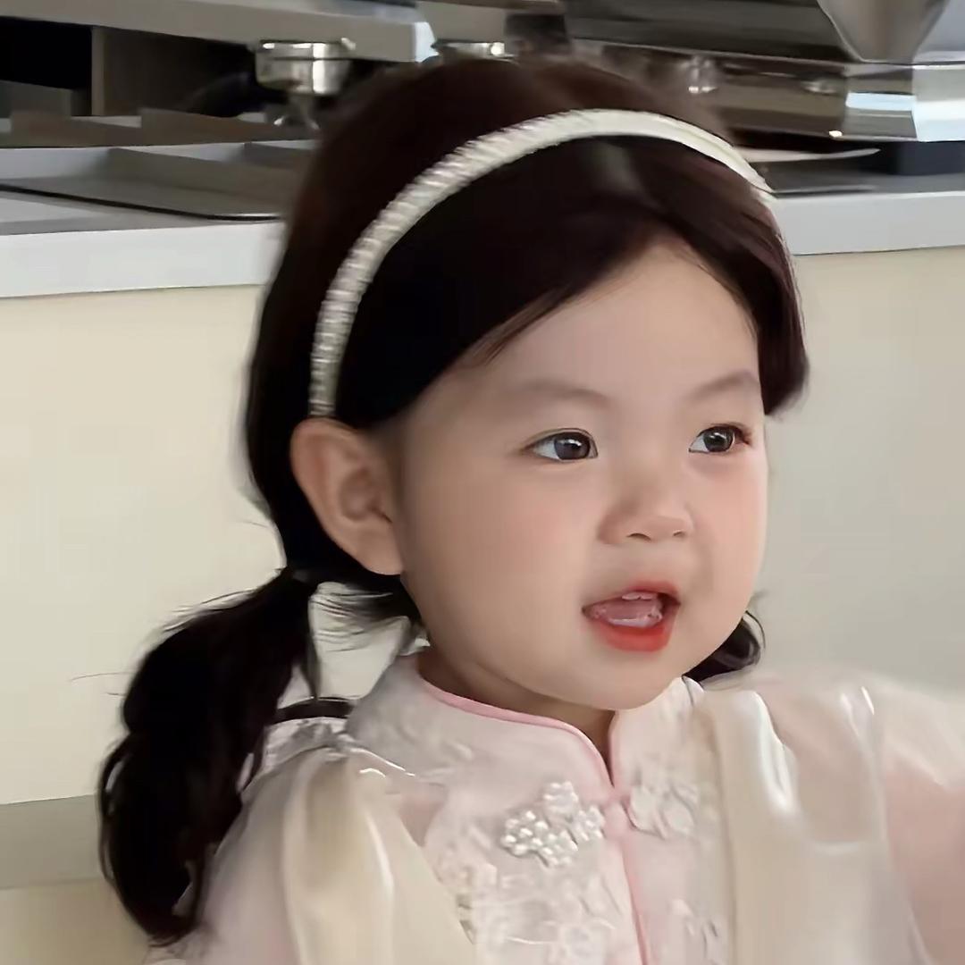 别捏我小脸ˡᵃʕ•̫͡•ʔ