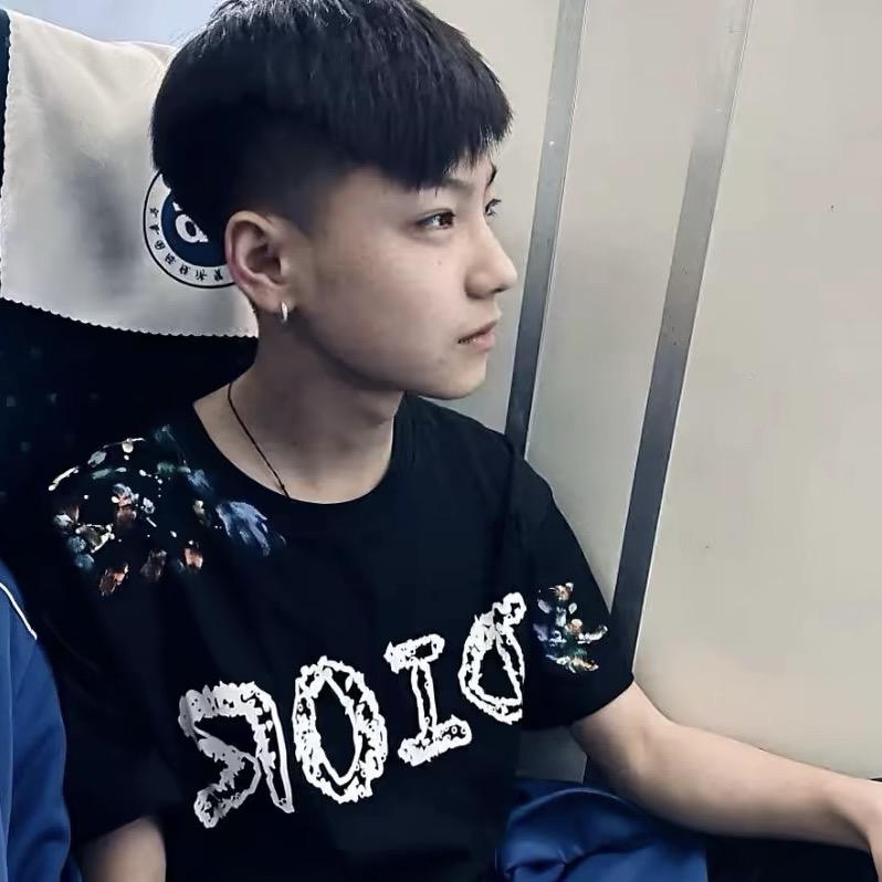 刘(❁´◡`❁)*✲ﾟ*