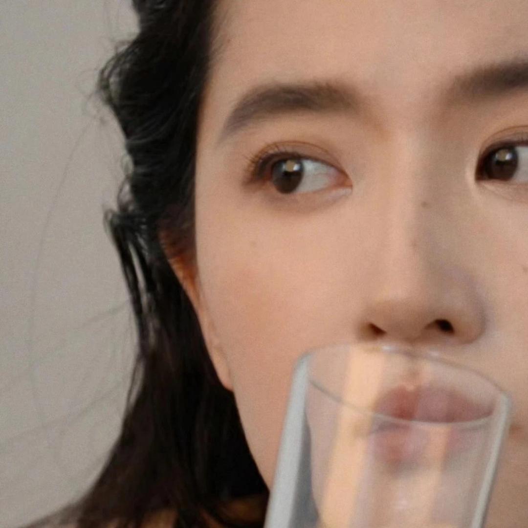 挺秃然的