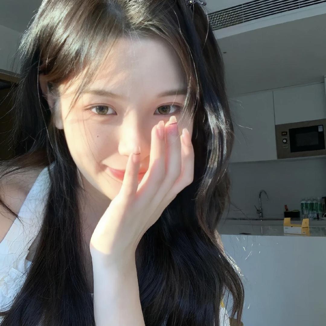 糕冷小美..