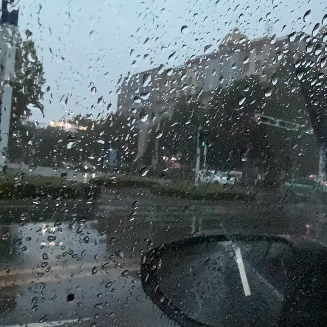 TT……