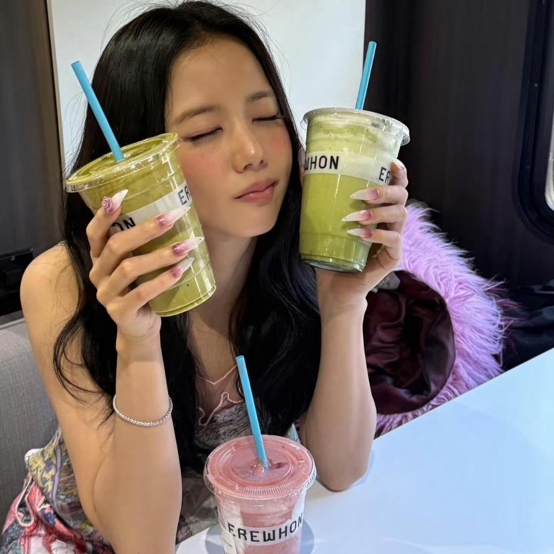 腼腆小美