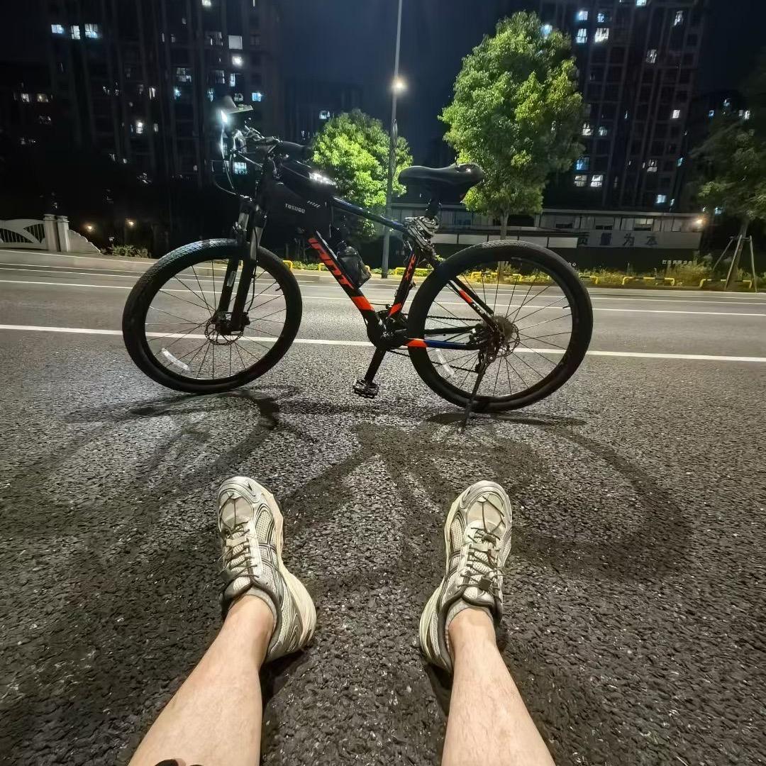 你在想屁吃。