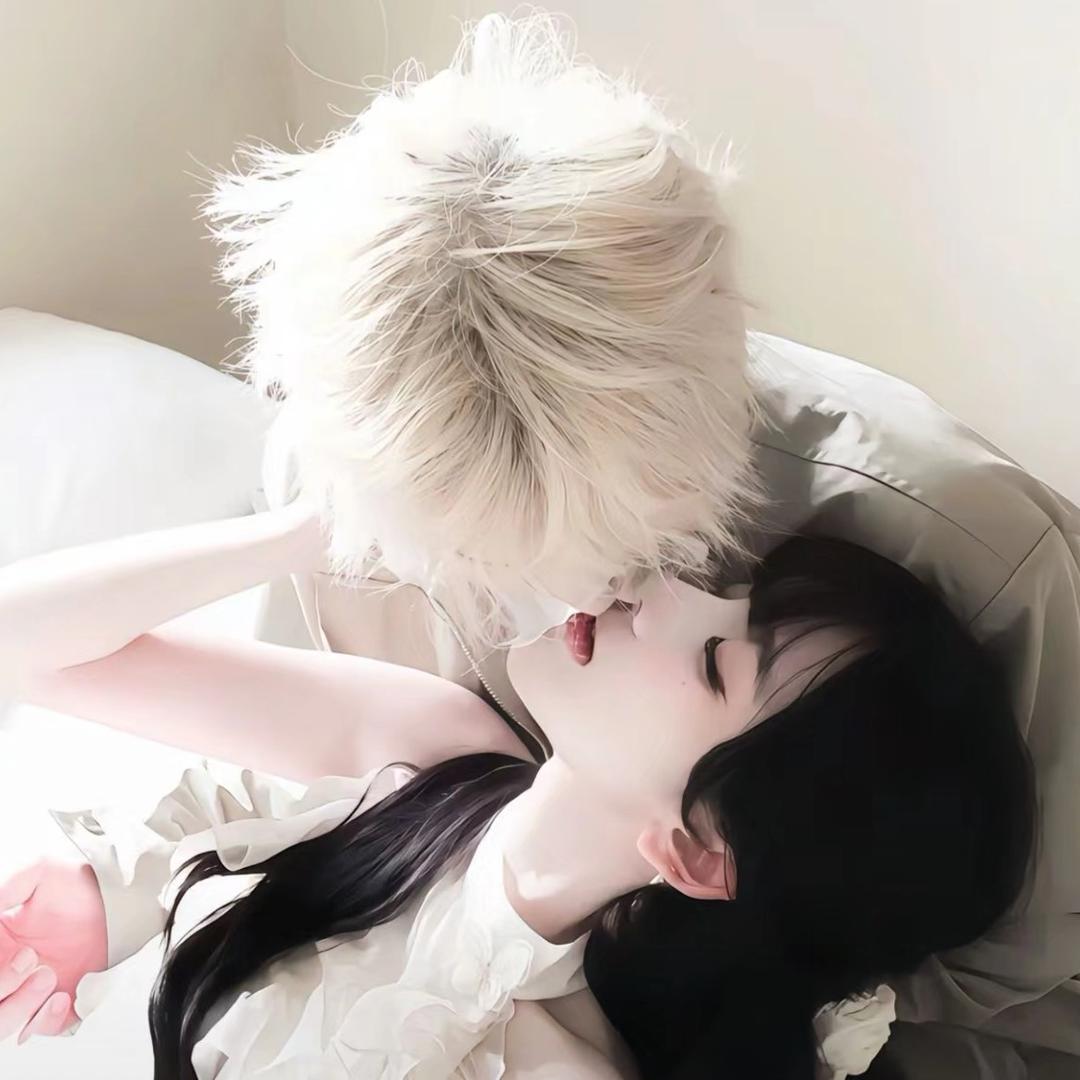 呦呦.