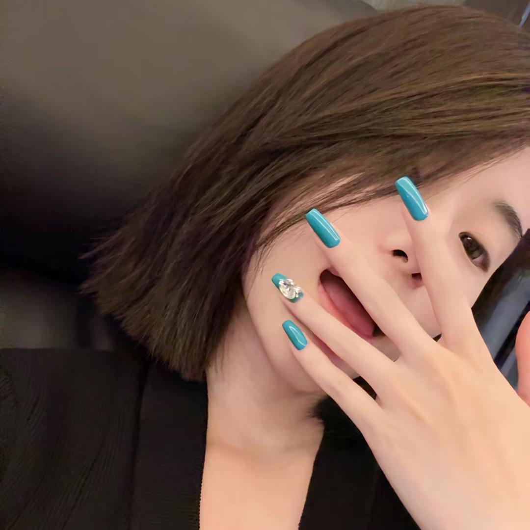 看见镜子就走不动道