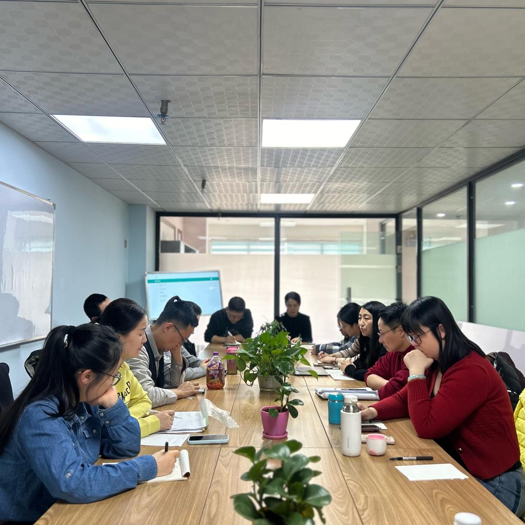 金昌铅然美术老师