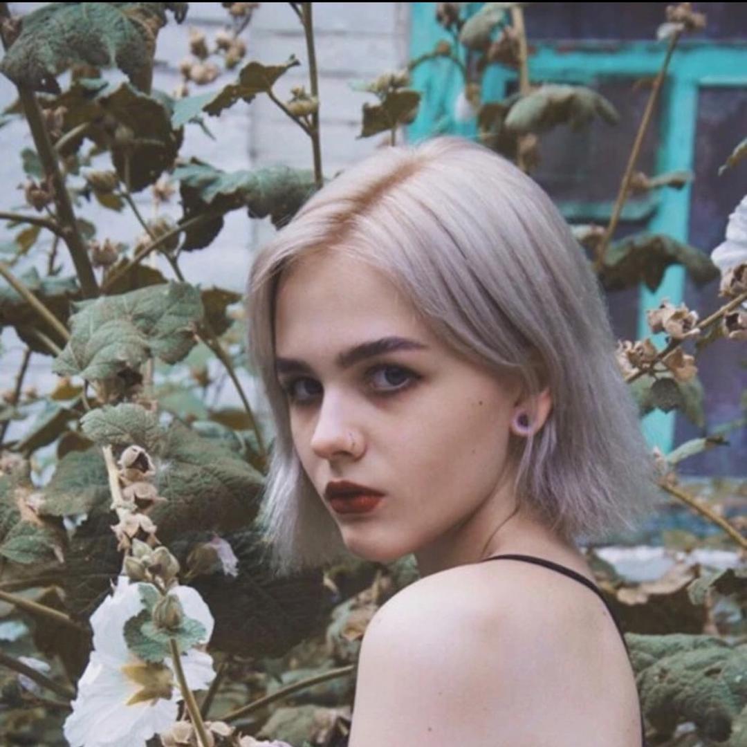 - Alice