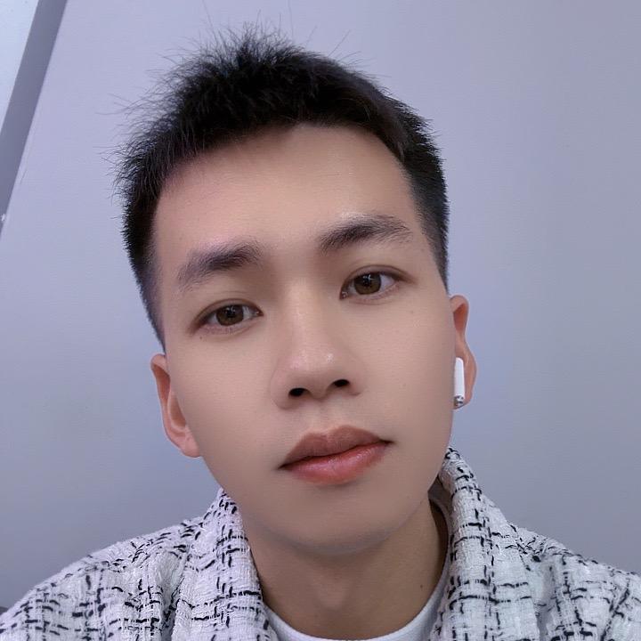 穿拖鞋开凌志