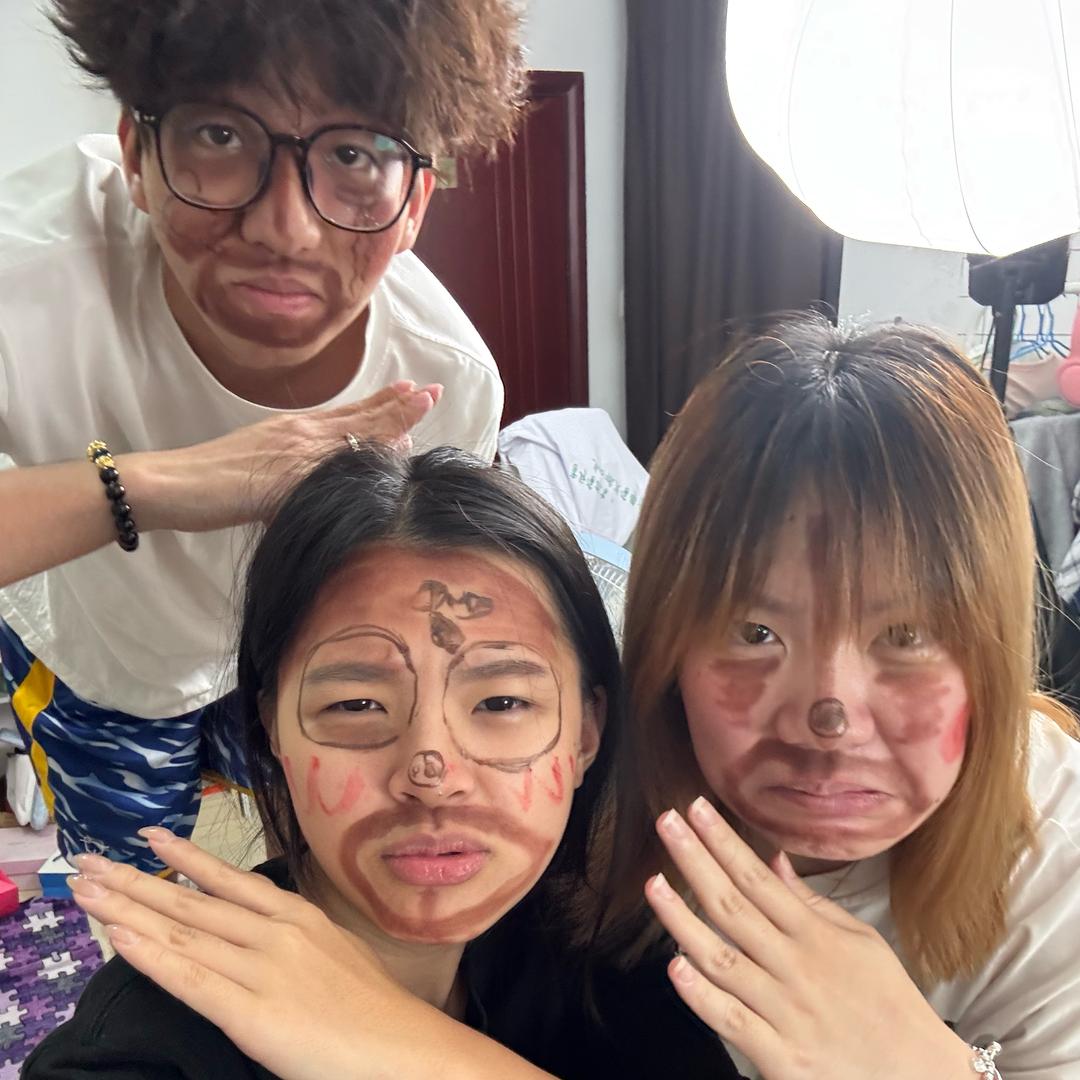 小婷啵妞