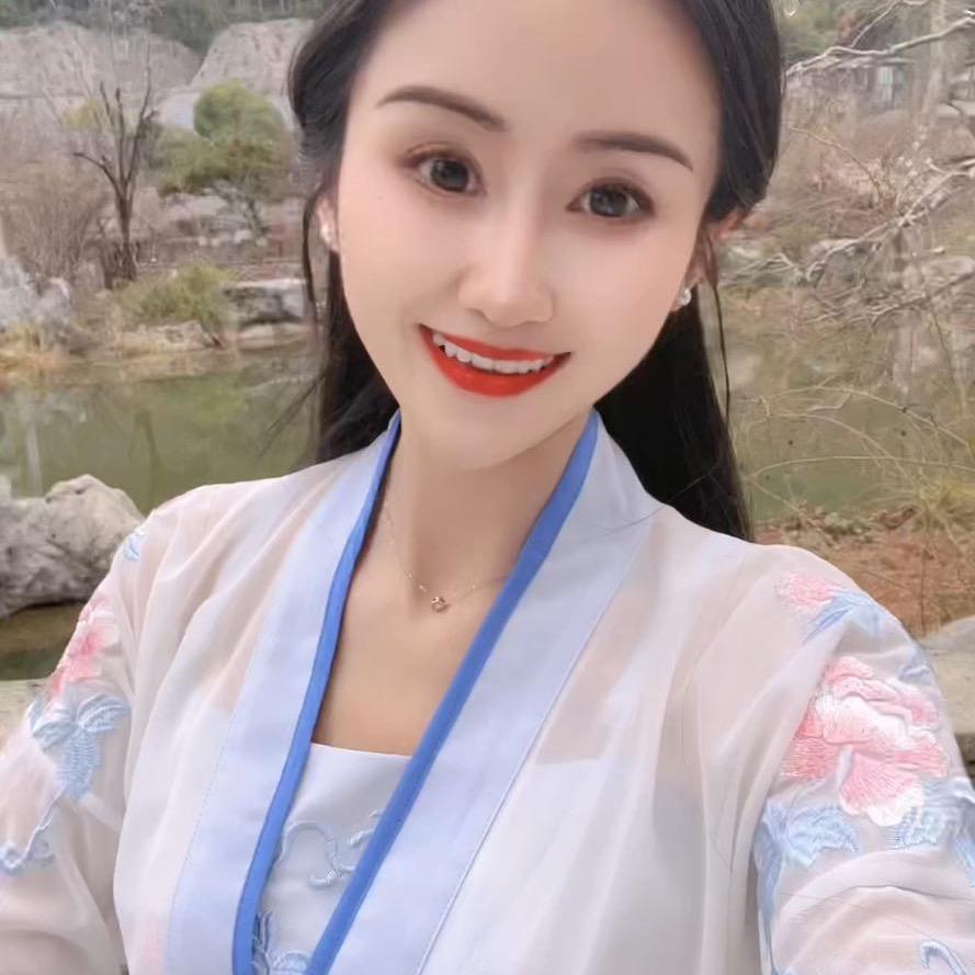 晴子服饰.