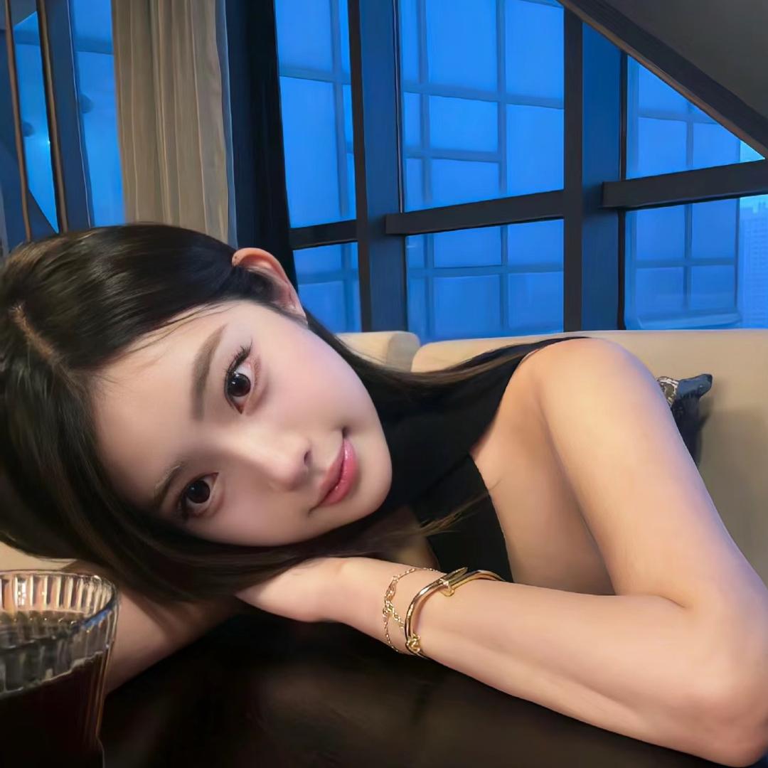 笨蛋小美女