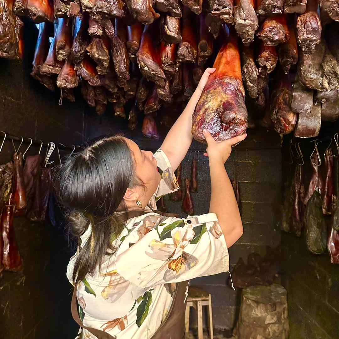 阿芸回家卖腊肉
