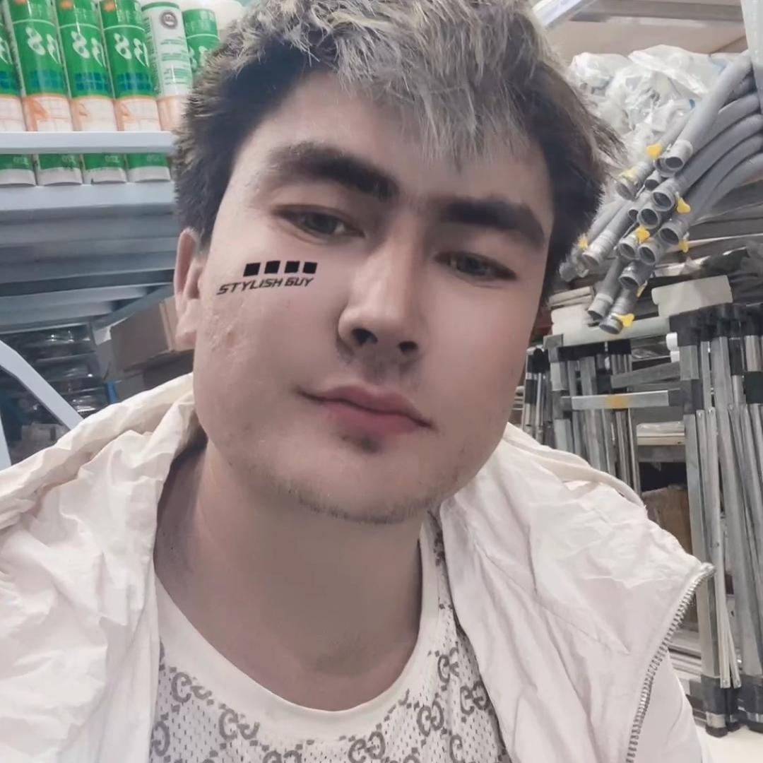 阿力木江