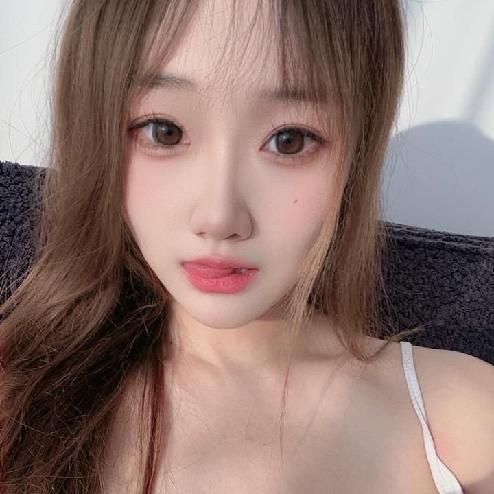 璐璐有点夹