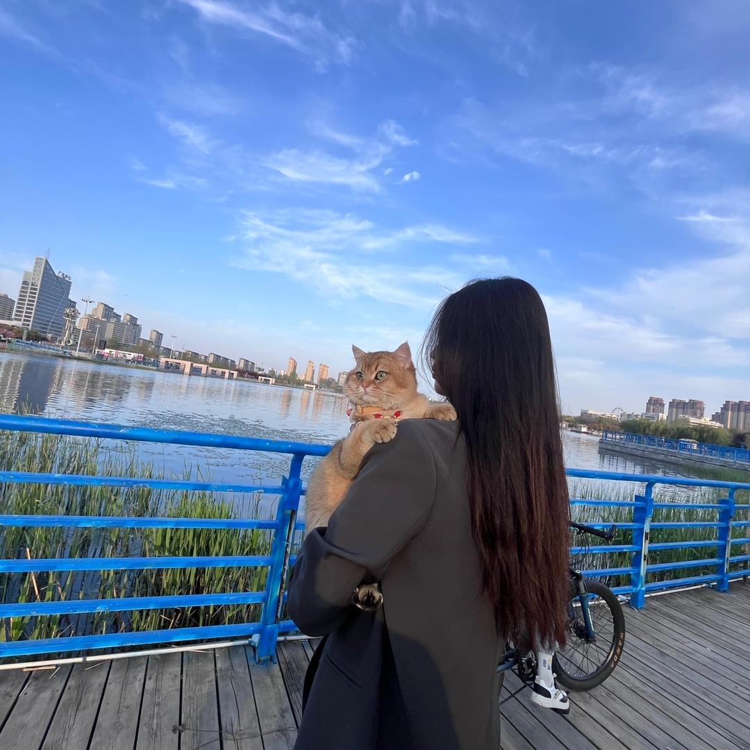 H喔喔❄️       （请勿连赞）