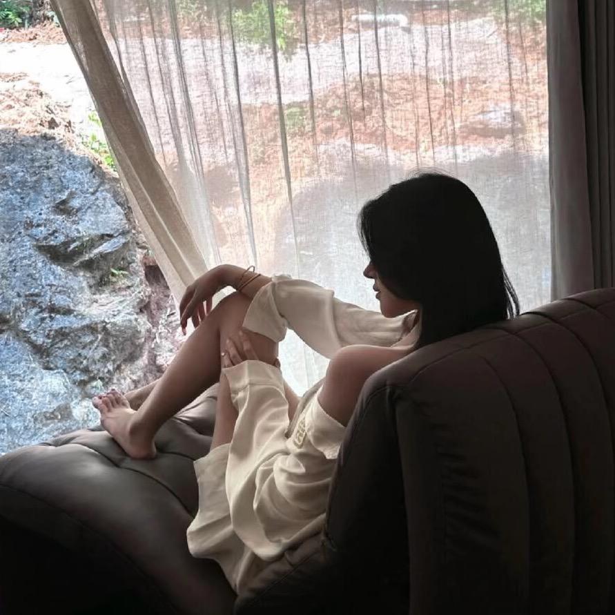 岸沙女孩