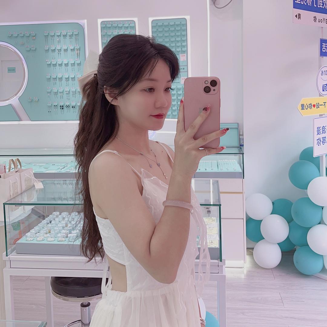 成都蔡蔡银饰水晶手工店