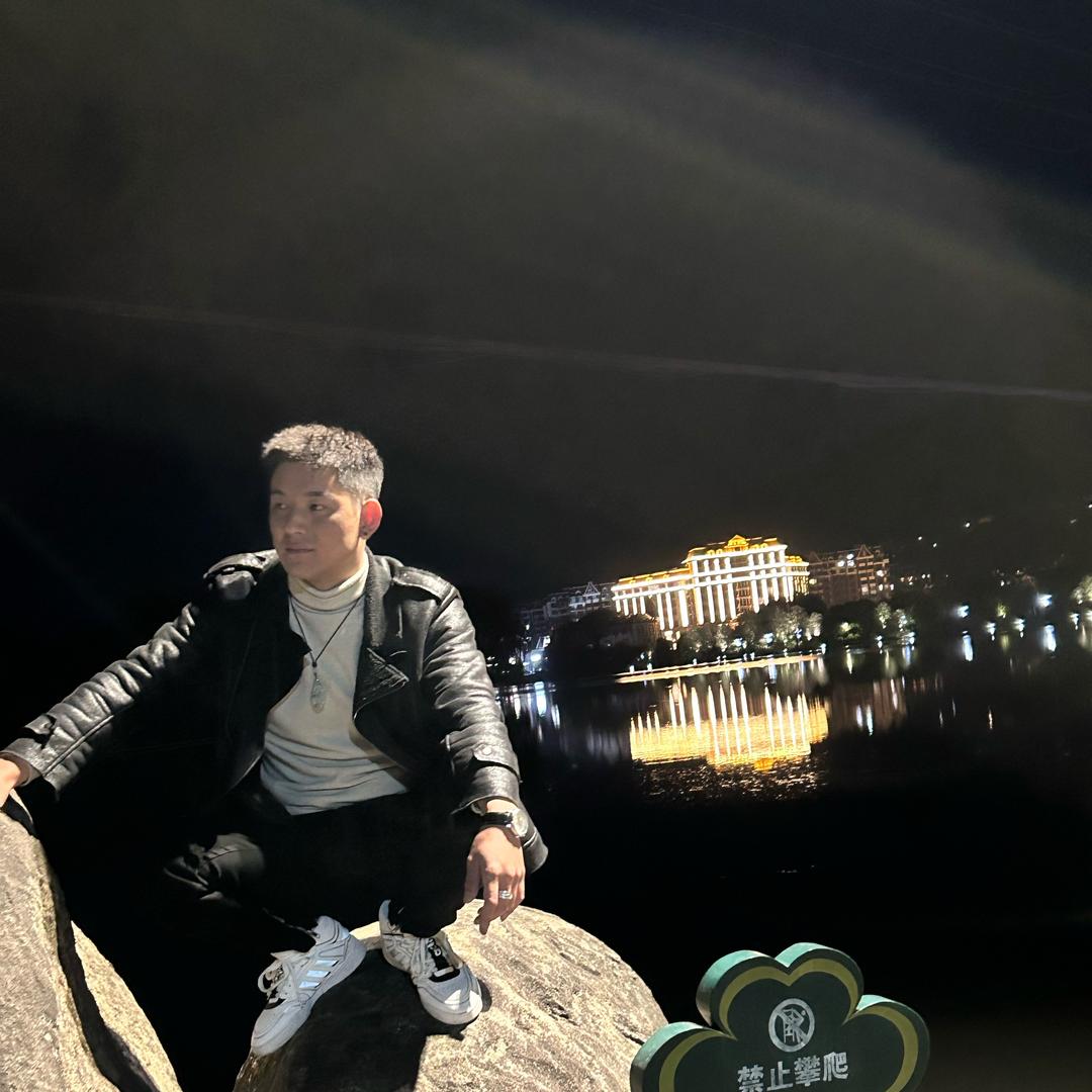 ℳঞᩚ淡然ꦿ一笑꧔ꦿ᭄