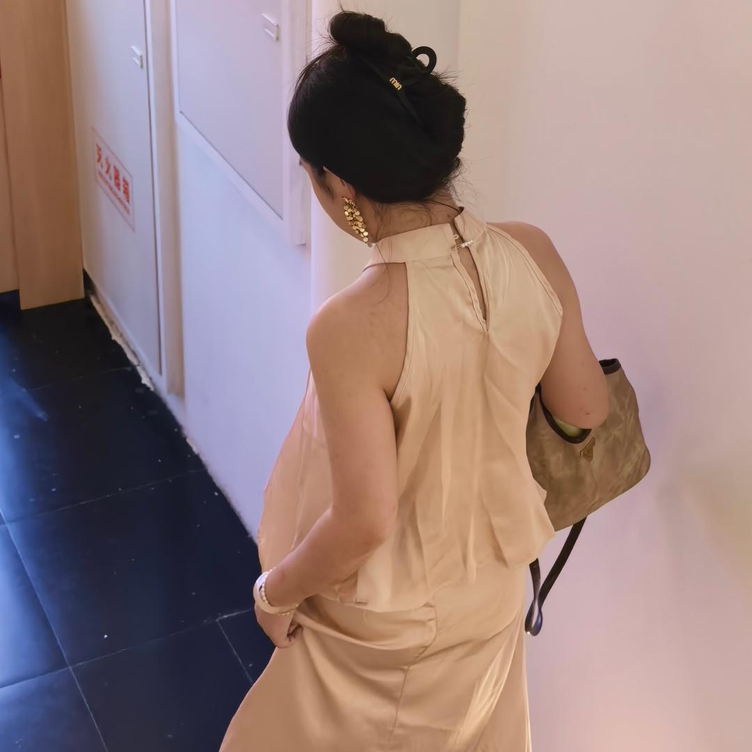 安静卖衣服