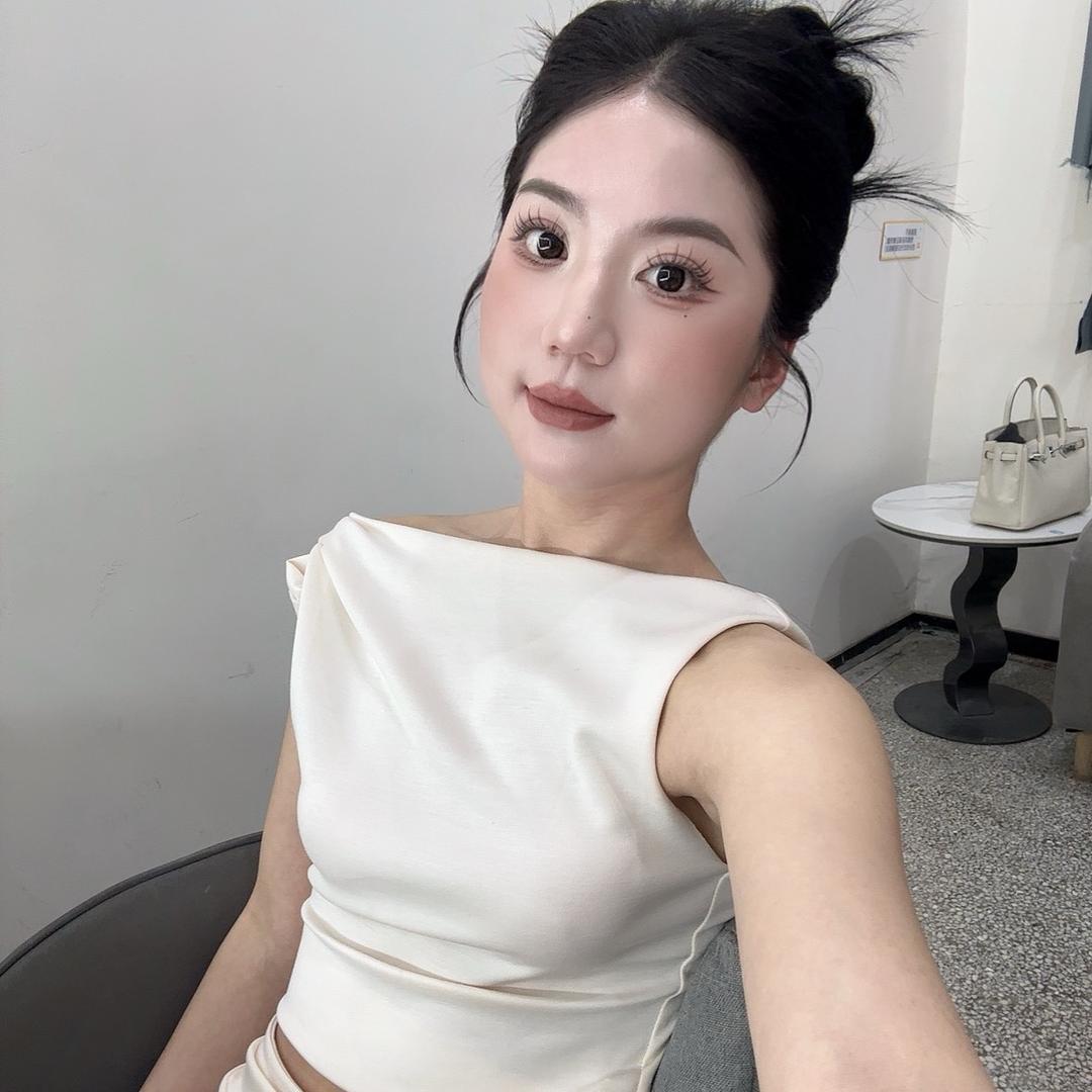 瑾一服饰  （梦梦）