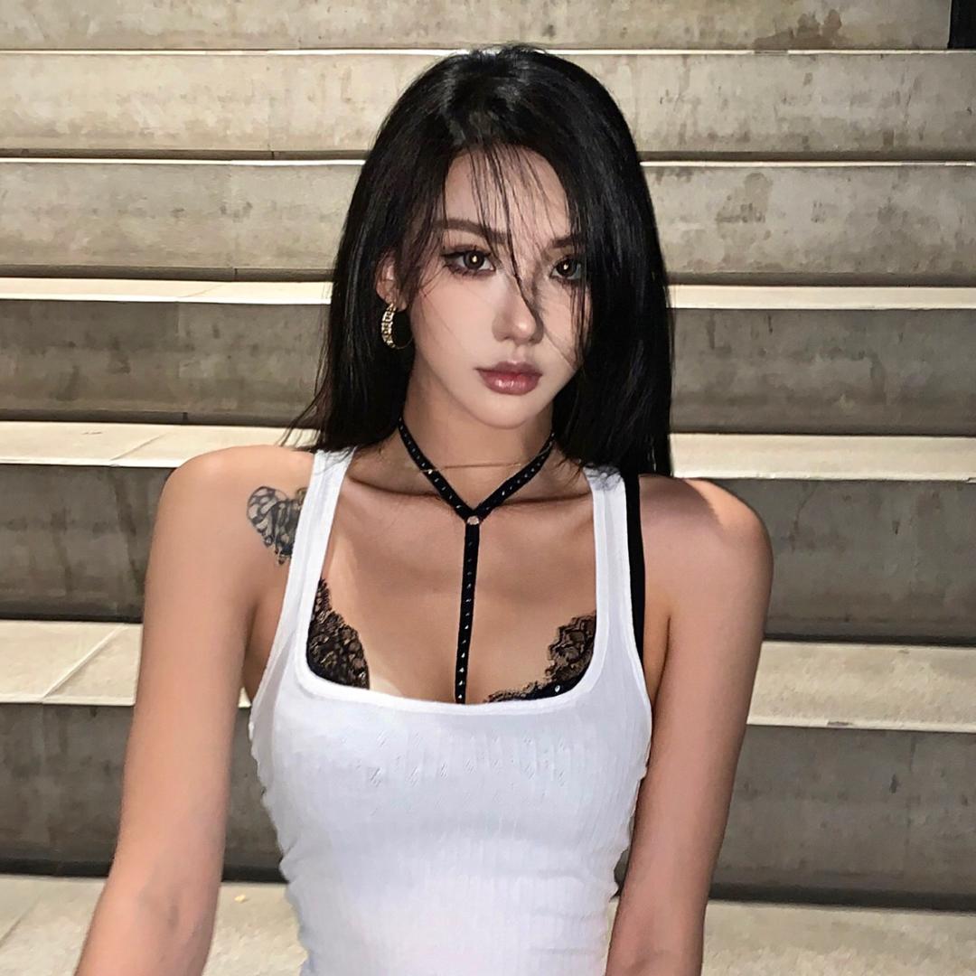 金黛拉Della