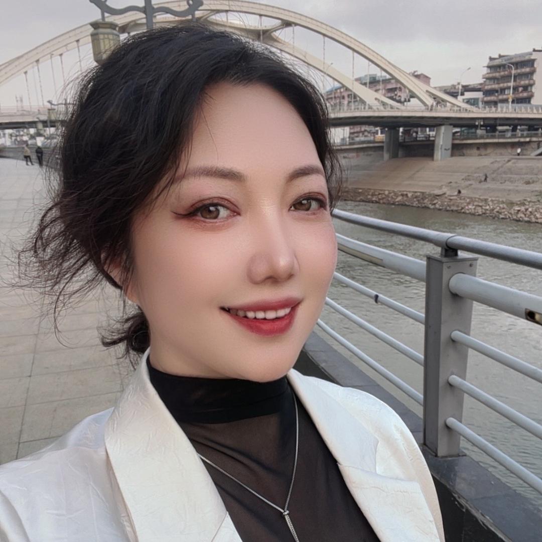 崔蕾(情感，智慧)