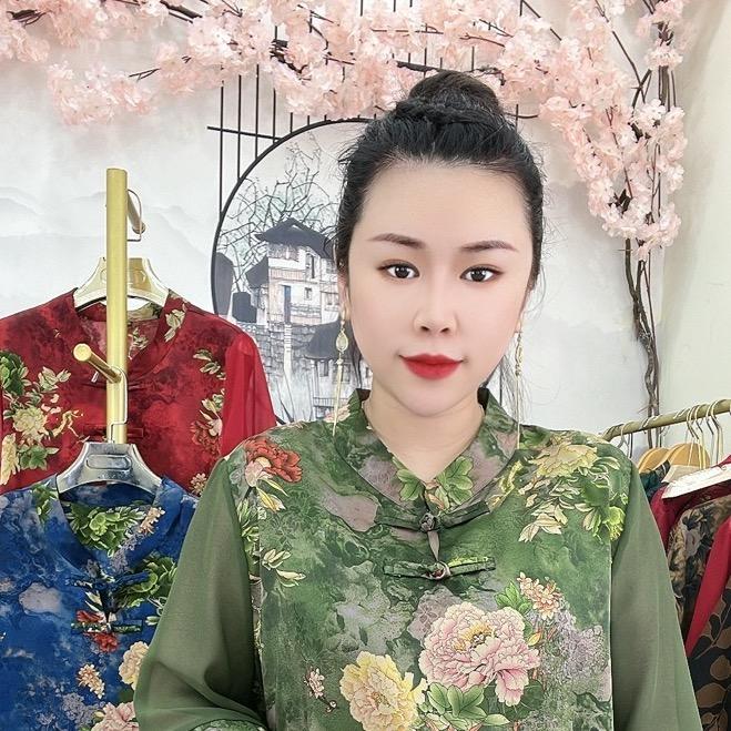 鸿丝雀服饰