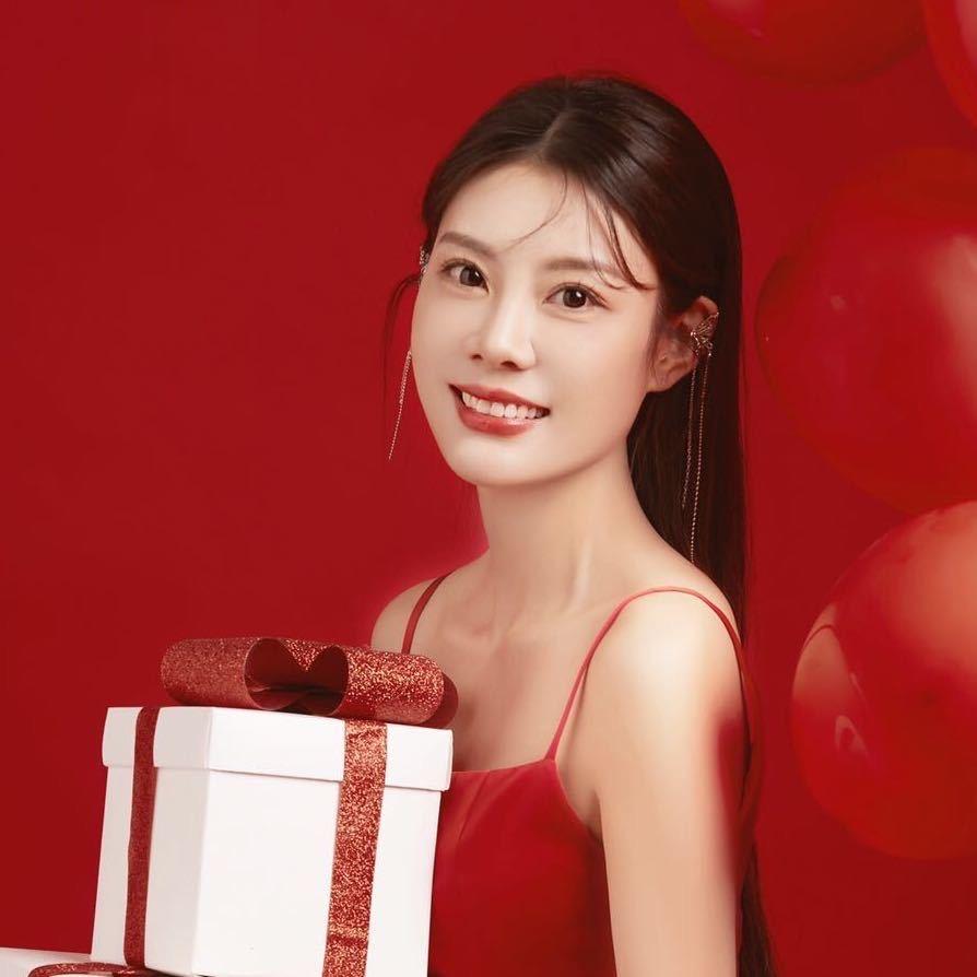 李莎莎⁵⁵⁶✨