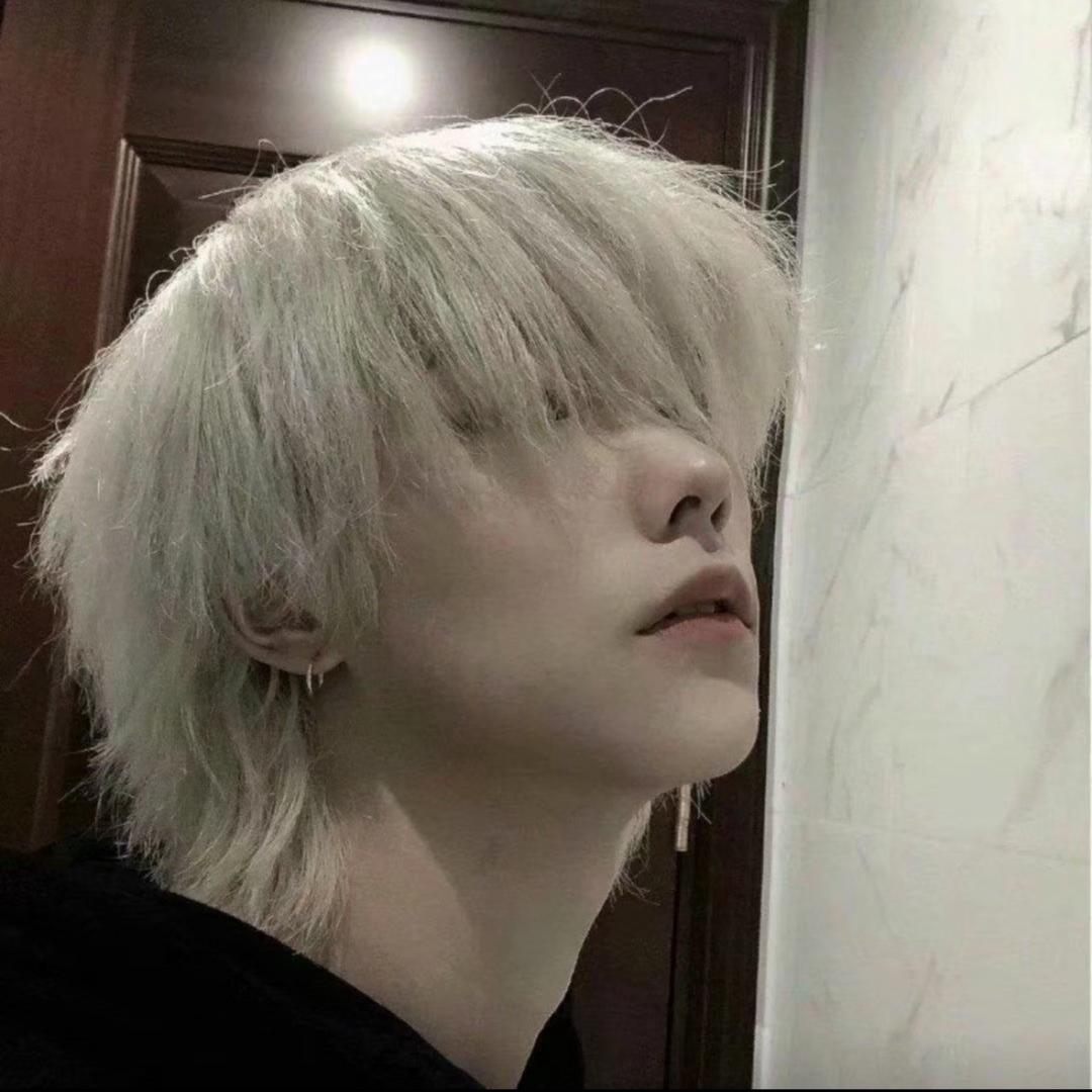 卑微且狂妄善良且恶毒优雅且粗鲁的——杰