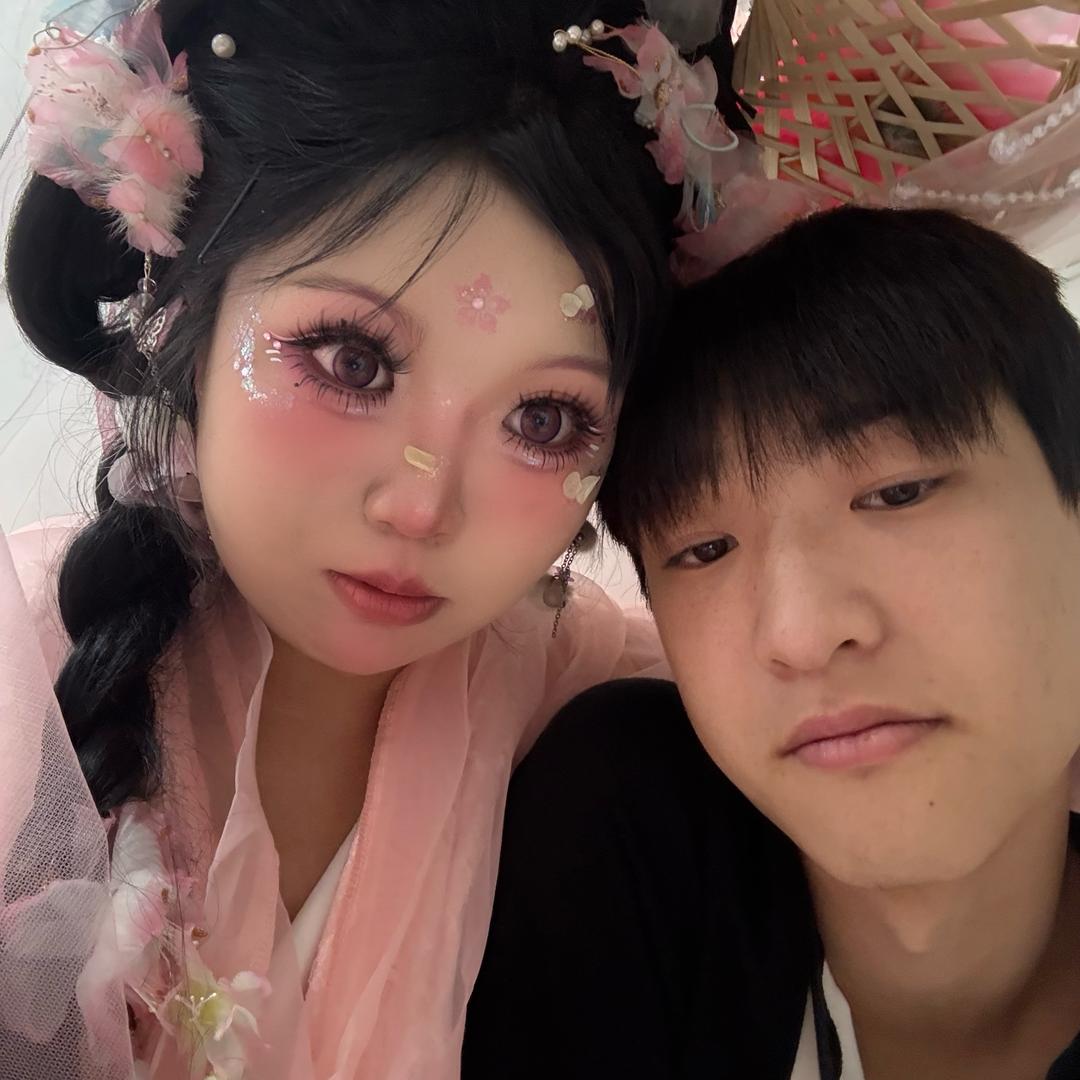 涵涵的专属小男仆ಥ_ಥ